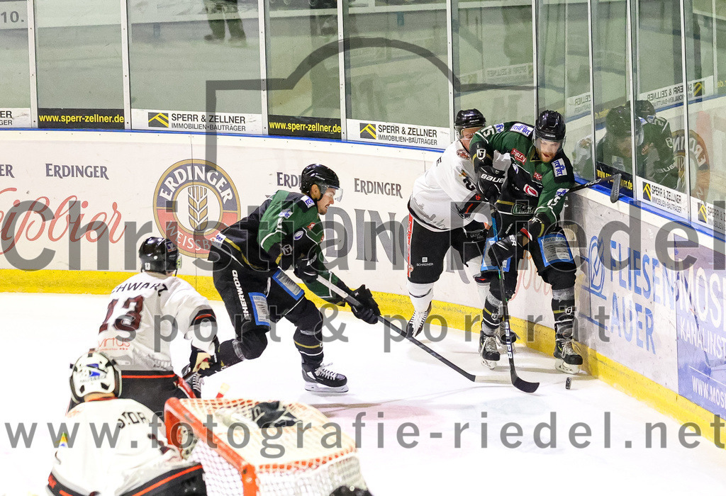 2022-09-30_050_TSV_Erding_gegen_EV_Dingolfing | Erding, Deutschland, 30.09.2022:
Eishockey, Bayernliga 2022 / 2023, Testspiel, TSV Erding gegen EV Dingolfing, Endergebnis: 3:4

Elias Maier (Erding Gladiators, #15)

Foto: Christian Riedel / fotografie-riedel.net