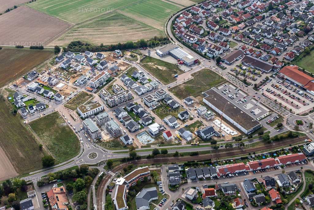 Luftbild: Hochstetten, Quartier 2020 Entwicklungsgebiet Biegen-Durlacher Weg im Ortsteil Hochstetten in Linkenheim-Hochstetten im Bundesland Baden-Württemberg in Deutschland. Foto: IMG_122871.jpg vom 11.09.2020 durch Werner Riehm/FLY-FOTO.de