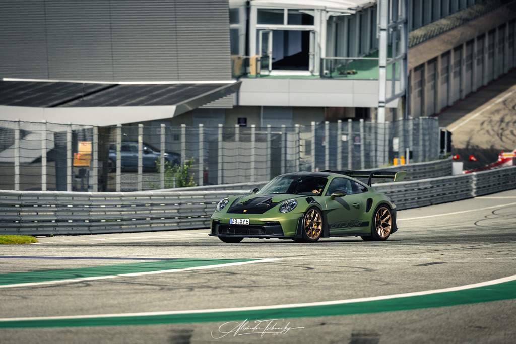 R6PZ2810 _Alexander Tschuncky | Entdecken Sie die faszinierende Welt von Alexander Tschuncky Arts: Kreative Fotografie, atemberaubende Automobilkunst und hochwertiger Bilderdruck. Lassen Sie sich inspirieren! - Realisiert mit Pictrs.com