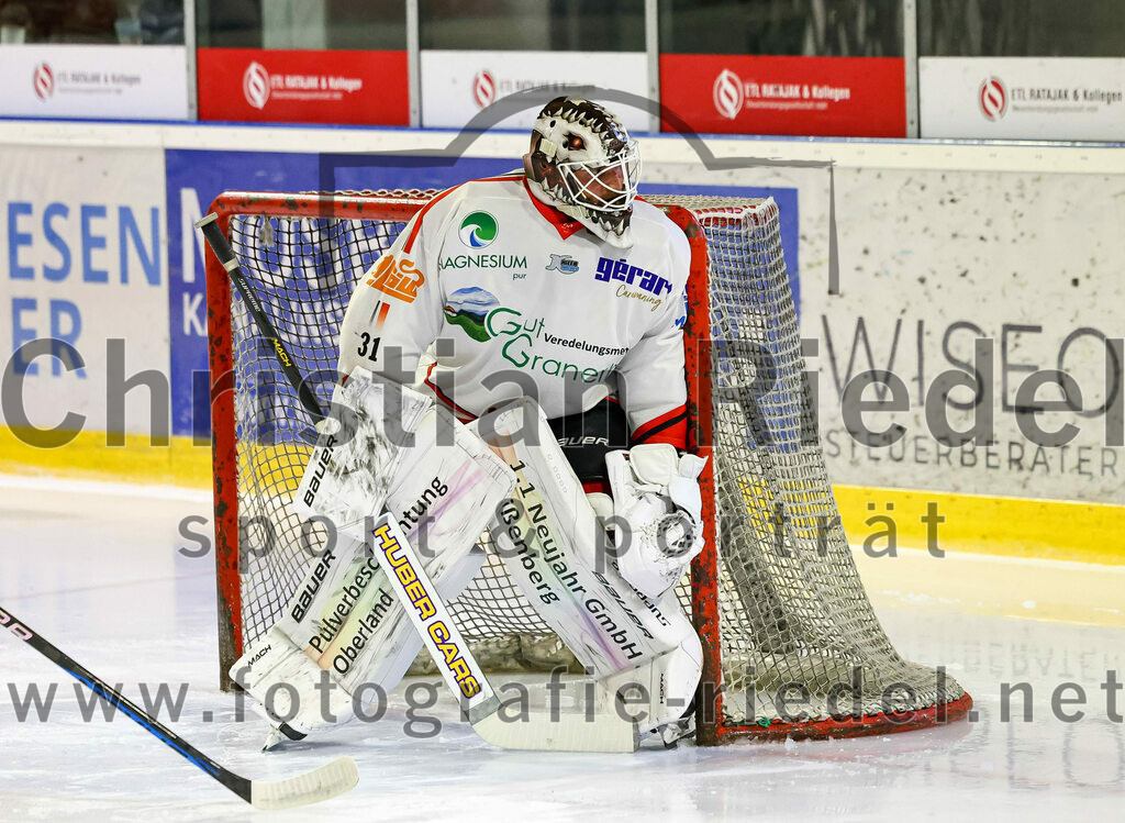 2022-11-04_002_Eishockey_TSV_Erding_gegen_TSV_Peissenberg | Erding, Deutschland, 04.11.2022:
Eishockey, Bayernliga 2022 / 2023, 10. Spieltag, TSV Erding gegen TSV Peißenberg, Endergebnis: 4:3

Torwart Korbinian Sertl (TSV Peissenberg, #31)

Foto: Christian Riedel / fotografie-riedel.net