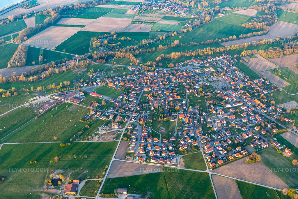 Aerial view: Agricultural fields and arable land in Forstfeld in the state Bas-Rhin, France.Photo: IMG_126522.jpg taken on 04/25/2021 by Werner Riehm/FLY-FOTO.comResolution of the original: 5472 x 3648 px