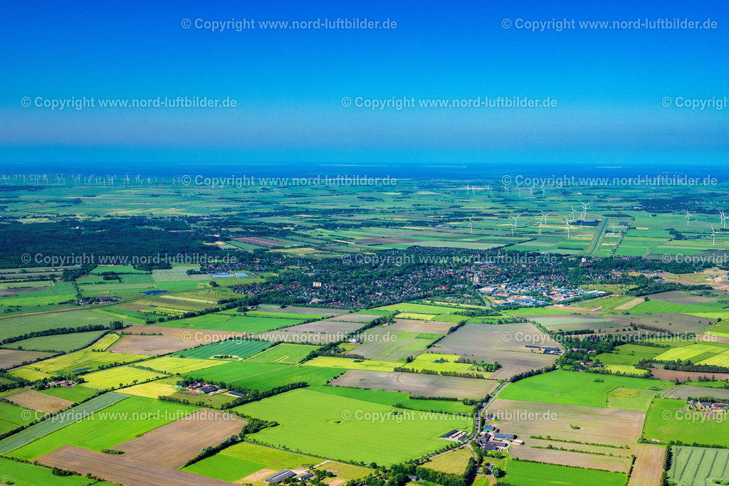 Leck_ELS_7991100623 | LECK 10.06.2023 Ortsansicht der Straßen und Häuser der Wohngebiete in Leck im Bundesland Schleswig-Holstein, Deutschland. // Town View of the streets and houses of the residential areas in Leck in the state Schleswig-Holstein, Germany. Foto: Martin Elsen