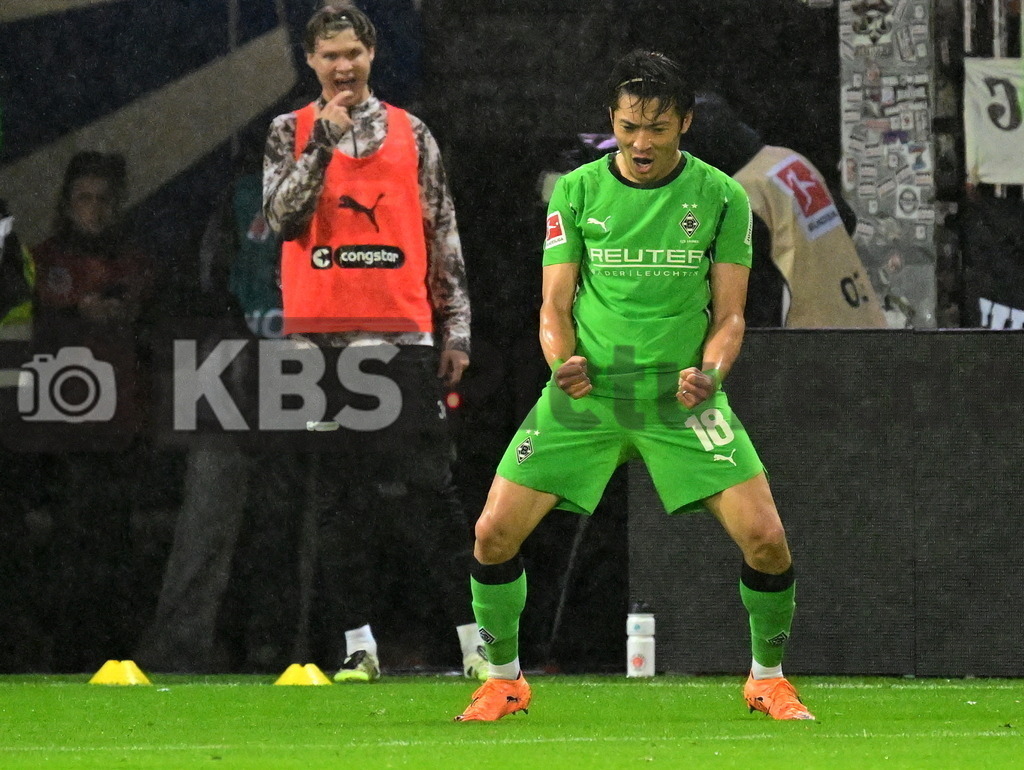 KBS Picture_FCStPauli-Gladbach_051 | Bor.Moenchengladbach Torjubel zum 3:0 Torschuetze ist Machino Shuto (Bor.Moenchengladbach) ,Sportplatz :  Millerntor Stadion, - Realisiert mit Pictrs.com