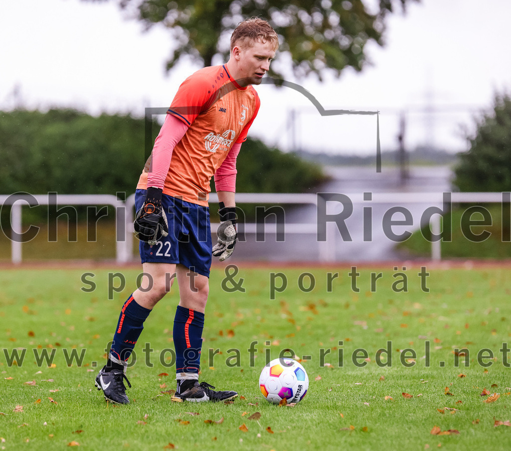 2023-08-27_065_TSV_Zorneding_II_gegen_TSV_Grafing_II | Zorneding, Deutschland, 27.08.2023:
Fußball, A-Klasse 2023 / 2024, 2. Spieltag, TSV Zorneding II gegen TSV Grafing II, Endergebnis: 5:1

Torwart Konstantin Lanzl (TSV Grafing, #22)

Foto: Christian Riedel / fotografie-riedel.net