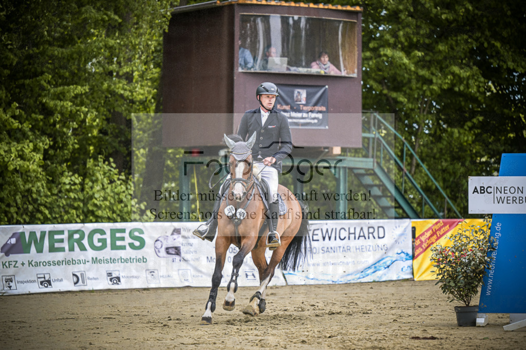 DOS_9559 | Entdecke hochwertige Reitturnierfotos von Foto Oger. Professionell, emotional und authentisch – jetzt Lieblingsmomente im Shop bestellen.Deutschlandweite Turnierfotografie. - Realisiert mit Pictrs.com