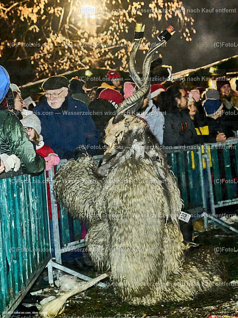 ALP5301_WIESELBURGER ADVENT_Perchtenlauf | (C)FotoLois.com, Alois Spandl, WIESELBURGER ADVENT, Perchtenlauf, So 10. Dez. 2023.