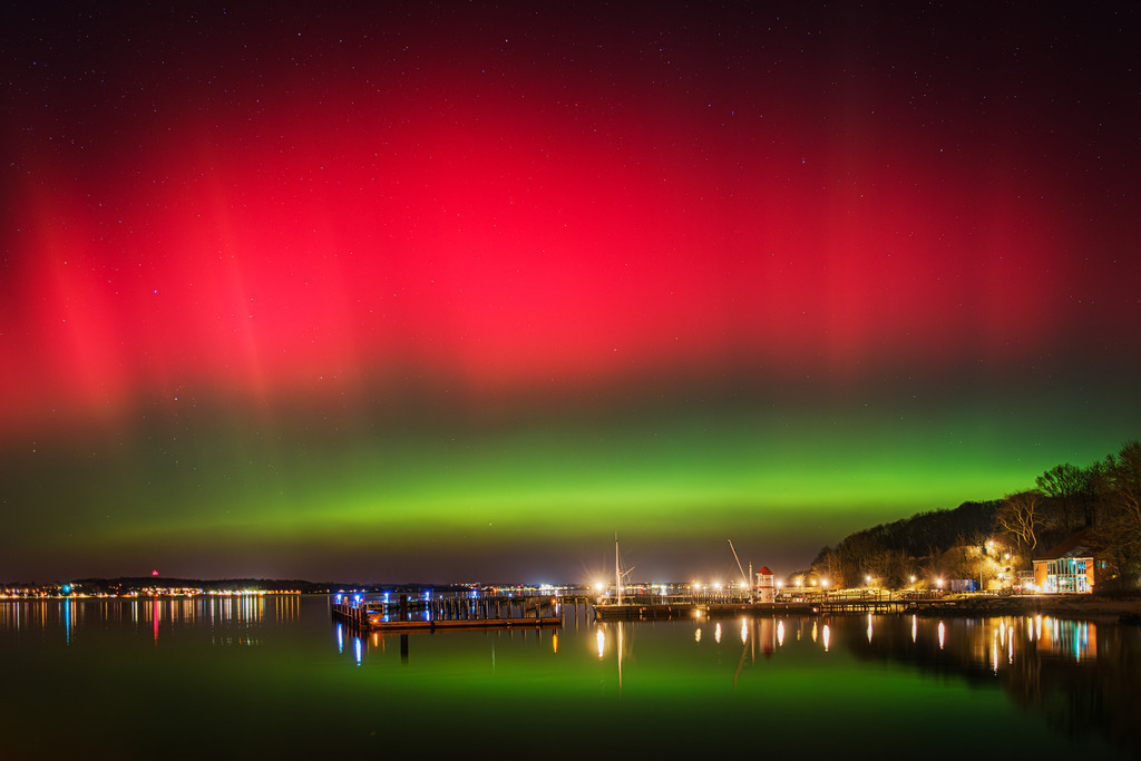 Polarlicht WVM_1 | Entdecken Sie hochwertige Fotoprodukte für Ihr Zuhause, Büro oder als besonderes Geschenk.rpixel.de bietet Ihnen exklusive Fotografien aus den Bereichen Natur, Landschaft und Motiven vom Meer.Einfach direkt im Online-Shop bestellen. - Realisiert mit Pictrs.com