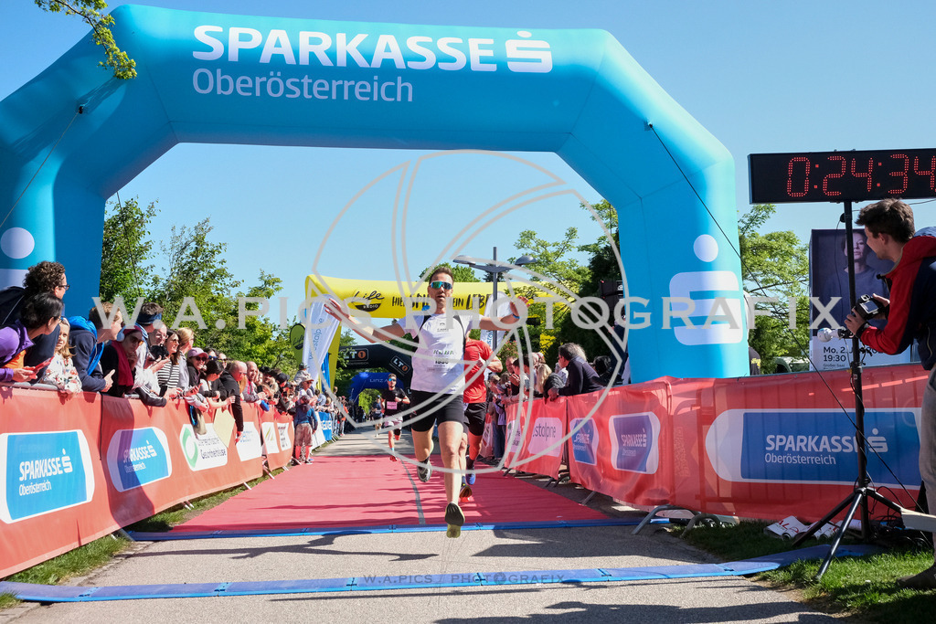 ..... | LINZ,AUSTRIA,27.April 24, Int. 3 Brückenlauf Linz  , Image shows: Photo: WAPICS / Michael ring