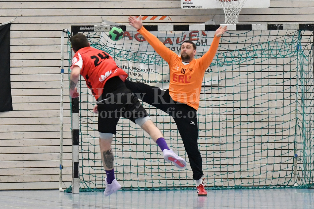 HC Deggendorf :  VfL Waldkraiburg   | Denis Detlaf  (HC Deggendorf  #18) - Realisiert mit Pictrs.com