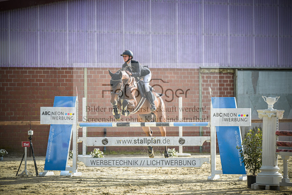 DOS_3245 | Entdecke hochwertige Reitturnierfotos von Foto Oger. Professionell, emotional und authentisch – jetzt Lieblingsmomente im Shop bestellen.Deutschlandweite Turnierfotografie. - Realisiert mit Pictrs.com