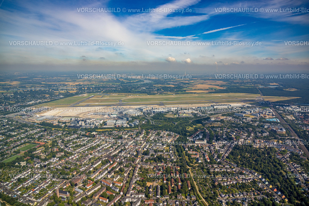 Duesseldorf220701142 | Luftbild, Flughafen Düsseldorf Airport, Fernsicht mit Dunstschleier, Lohausen, Düsseldorf, Rheinland, Nordrhein-Westfalen, Deutschland