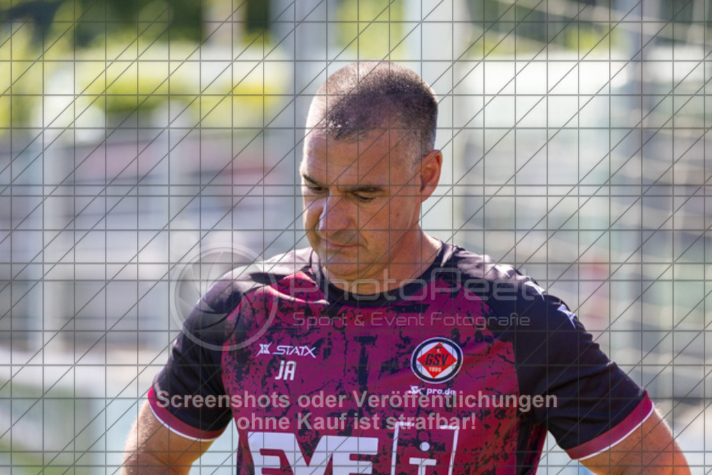 20250629_103402_0248 | #,1.Göppinger SV, Fussball, Oberliga BW - Trainingsauftakt, Saison 2025/2026, Rasensportplatz Stadion SV Göppingen, Hohenstaufenstr. 116, 73033 Göppingen, 29.06.2025 - 10:30 Uhr,Foto: PhotoPeet-Sportfotografie/Peter Harich