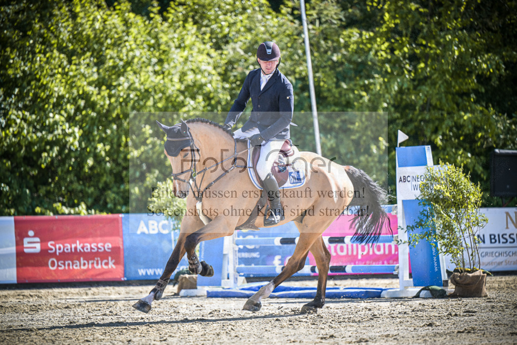 DOS_8605 | Entdecke hochwertige Reitturnierfotos von Foto Oger. Professionell, emotional und authentisch – jetzt Lieblingsmomente im Shop bestellen.Deutschlandweite Turnierfotografie. - Realisiert mit Pictrs.com