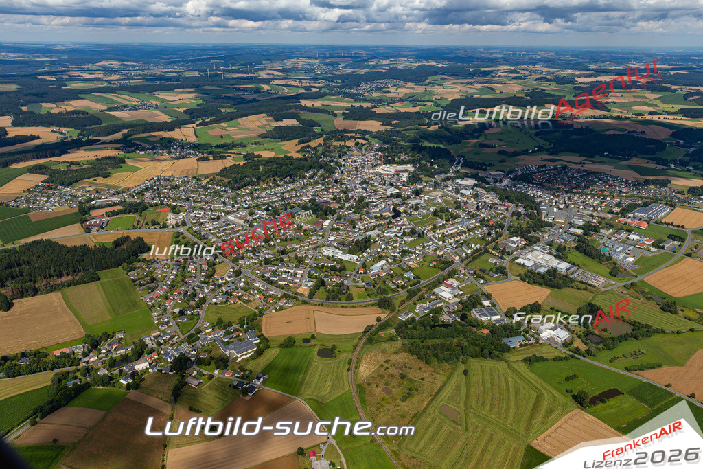 Aktuelles Luftbild von  Helmbrechts Kauf mit Lizenz / Bildrechten möglich- Die Luftaufnahme wurde 2021 mittels UL-Flugzeug erstellt ( keine Drohne ) - hochauflösende Kamera-Systeme von  Canon -Beste Qualität - Für grossformatige Ausdrucke geeignet. Die Geschenkidee !