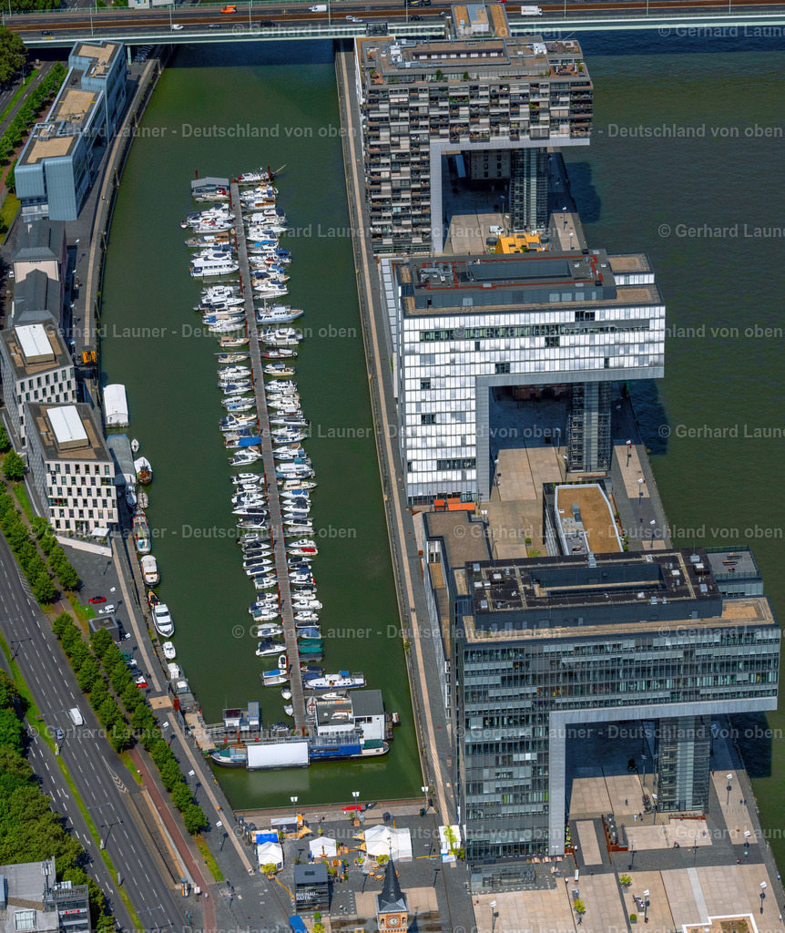 4048588 | Der Rheinauhafen ist eine ehemalige Hafenanlage in der Kölner Altstadt-Süd, die heute als Wohn-, Büro-, Dienstleistungs- und Gewerbegebiet genutzt wird.