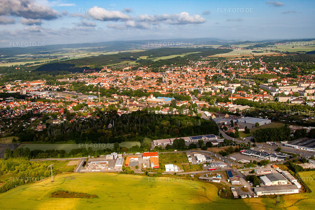 Luftbild: Ortsansicht von Südosten in Quedlinburg im Bundesland Sachsen-Anhalt in Deutschland. Foto: IMG_58434.jpg vom 30.06.2013 durch Werner Riehm/FLY-FOTO.de