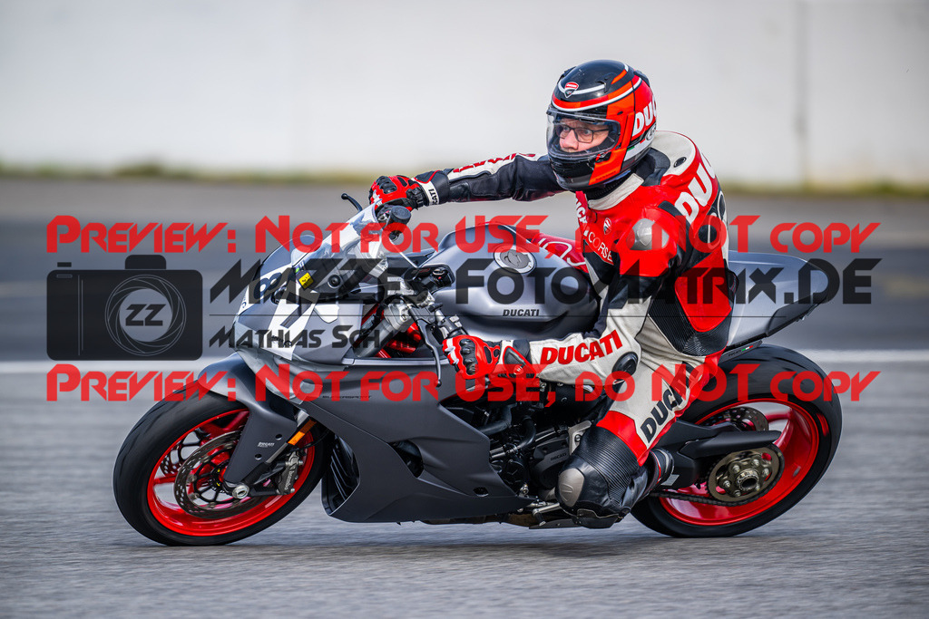 MaZZes_Fotomatrix_20240317_6021986_5972 | Fotograf Mathias Schmid
Sportfotograf,
Eventfotograf,
Hochzeitsfotograf,
Portraitfotograf