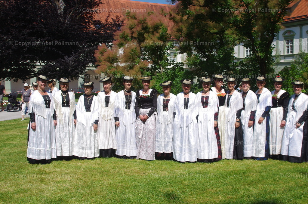 IMGP4755 | fotografiert von Axel PollmannLeonhardi Wallfahrt Benediktbeuern und Murnau, Fronleichnam, Fasching, Landschaft im Loisachtal und Benediktbeuern  - Realisiert mit Pictrs.com