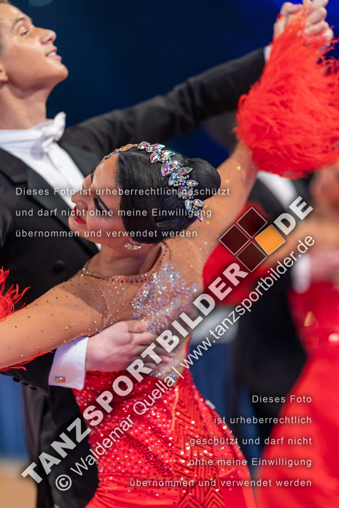 20231111-12086 | Hier finden Sie Tanz Bilder vom Latein und Standard Formationen tanzen. Sportbilder vom Tanzsport. Schöne Fotos und von Weltmeisterschaft, Europameisterschaft, Bundesliga, Regionalliga, Oberliga und Landesliga sowie von GOC Stuttgart, DanceComp, WM Bremen