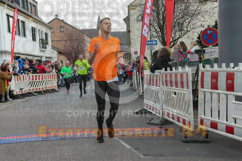 221127_1213_EX1_2137 | Sportfotografie im Rhein-Sieg Kreis, Köln, Bonn, NRW, Rheinland Pfalz, Hessen, etc. Unser Tätigkeitsfeld umfasst den Laufsport vom Volkslauf über den Marathon, Duathlon, Triathon bis zum Ultralauf wie Kölnpfad Ultra oder Schindertrail.