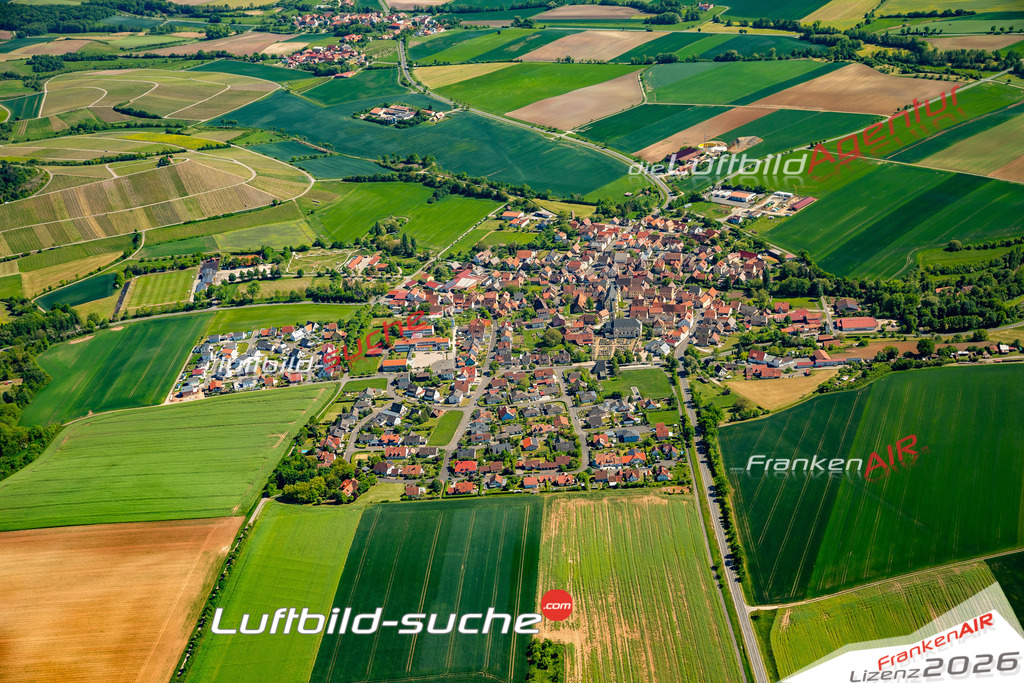 Luftaufnahme von  Oberschwarzach - Die Luftaufnahme wurde 2025 vom UL-Flugzeug heraus erstellt ( keine Drohne ) - Hochauflösende Luftaufnahme - für professionelle Ausdrucke geeignet. Die Geschenkidee !Mit Lizenz und Bildrechte bestellbar