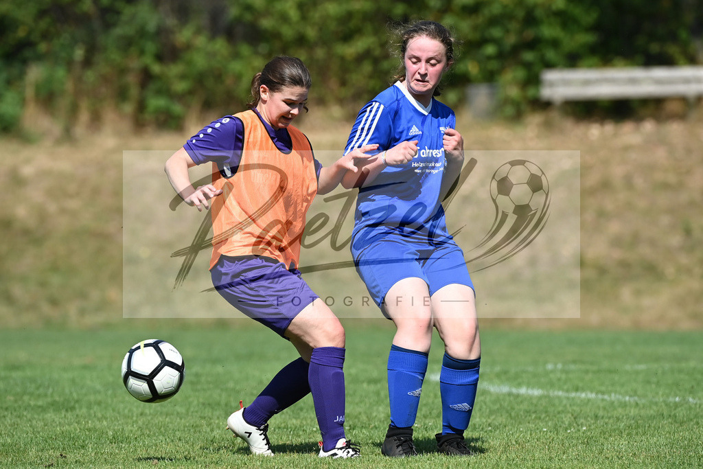 VFBGRE20200816_0049 | Fussball, Frauen:   bei dem Testspiel zwischen VfB Schinkel und TSG 07 Burg Gretesch IV auf der Sportanlage am Zuschlag am 16.08.2020 in Osnabrueck, Deutschland. - Realisiert mit Pictrs.com