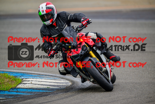 MaZZes_Fotomatrix_20250421_6007705_5003 | GELB