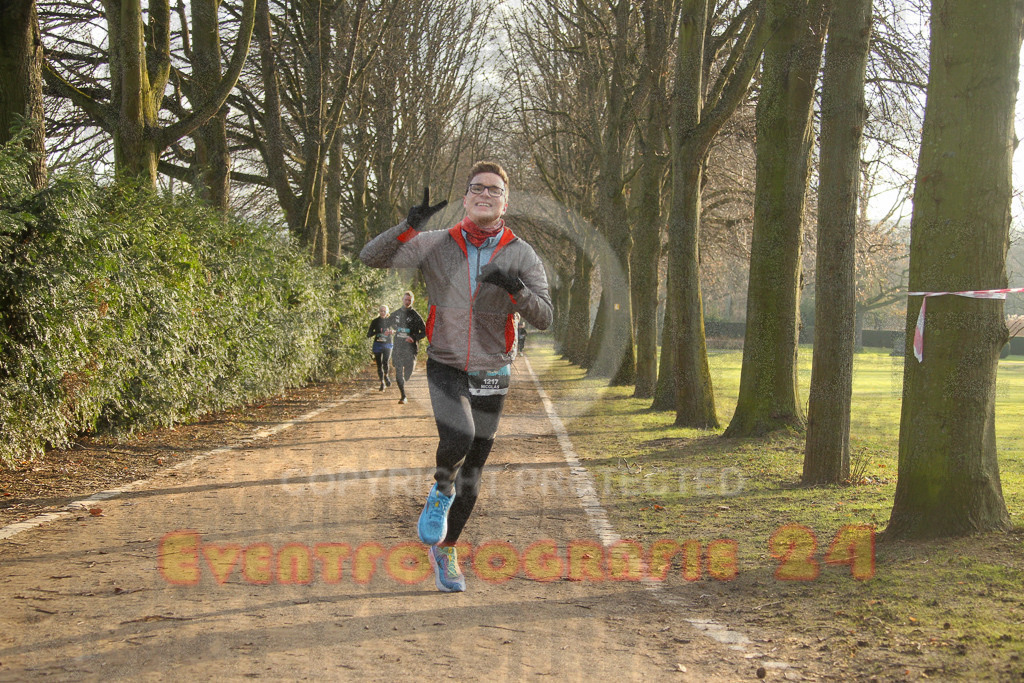 241231_1014_EV4_3520 | Sportfotografie im Rhein-Sieg Kreis, Köln, Bonn, NRW, Rheinland Pfalz, Hessen, etc. Unser Tätigkeitsfeld umfasst den Laufsport vom Volkslauf über den Marathon, Duathlon, Triathon bis zum Ultralauf wie Kölnpfad Ultra oder Schindertrail.