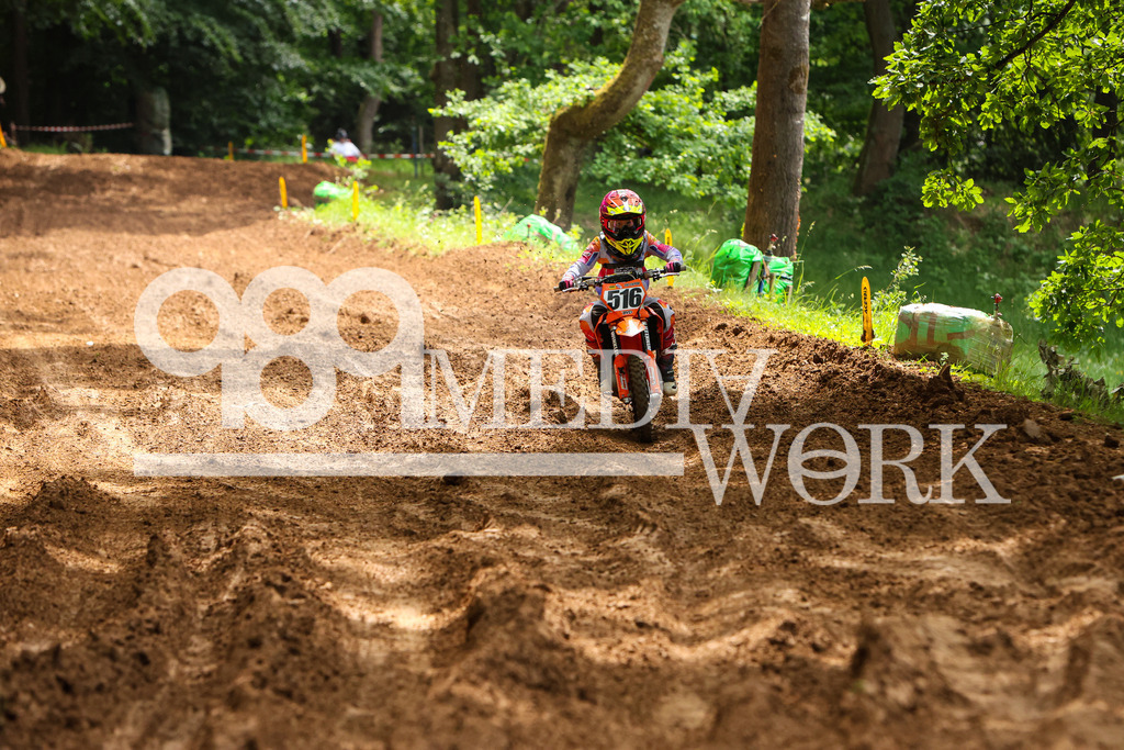 5E6A4873 | 989 MEDIAWORK