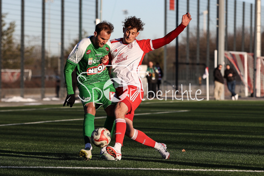 FC Bayern Amateure - SC Austria Lustenau | matthias MAAK (SCA #31) am Ball im Duell mit Manuel PISANO (FCB #34) / Zweikampf