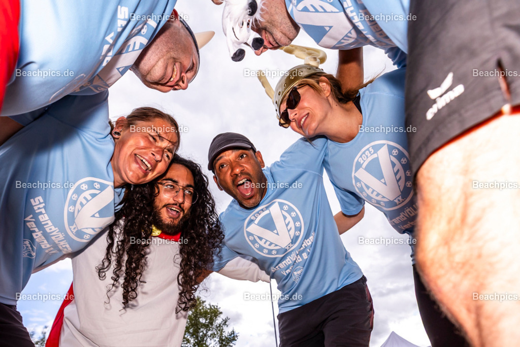 2025-200083810-Strandvölkerball-WM |  24.08.2025; Berlin Foto: Gerold Rebsch - www.beachpics.de