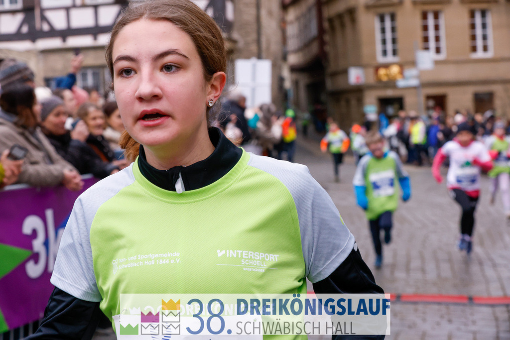 1700m Stadtwerke Jugendlauf | 3 Koenigslauf 2024 1700m Stadtwerke Jugendlauf - Realisiert mit Pictrs.com