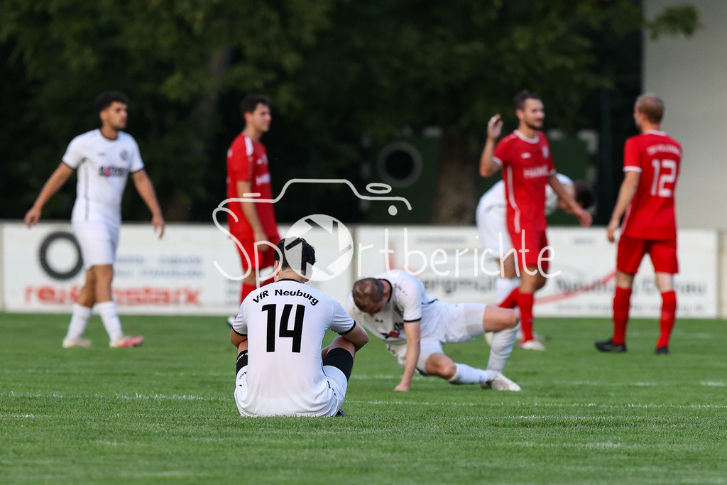 VfR Neuburg - TSV Hollenbach | Professionelle Sportfotos aus den Bereichen Fußball, Eishockey, Handball und vieles mehr. Ob Sieg oder Niederlage