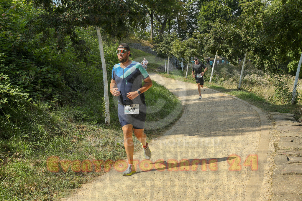 250824_1453_EX1_7898 | Sportfotografie im Rhein-Sieg Kreis, Köln, Bonn, NRW, Rheinland Pfalz, Hessen, etc. Unser Tätigkeitsfeld umfasst den Laufsport vom Volkslauf über den Marathon, Duathlon, Triathon bis zum Ultralauf wie Kölnpfad Ultra oder Schindertrail.