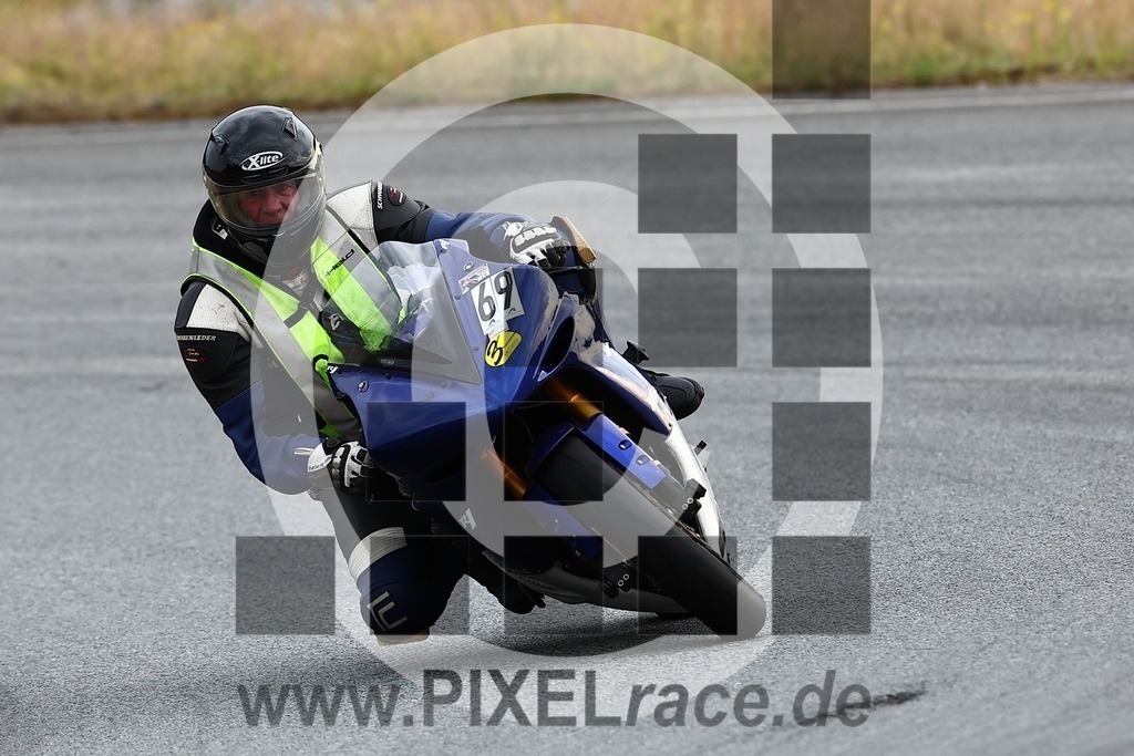 0069-20240712_03758 | Schöne Erinnerungen an spannende Momente - das festzuhalten ist unser Job. PIXELrace.de ist seit 2003 auf den Rennstrecken Europas unterwegs um die Action draußen beim Fahren und die wunderbare Stimmung imm Fahrerlager für euch einzufangen.