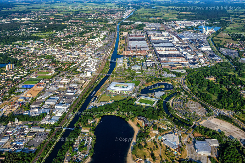 Wolfsburg_VW_Werk_Volkswagen_ELS_3615050623 | WOLFSBURG 05.06.2023 Blick auf das VW - Werksgelände Forschung &amp; Entwicklung der Volkswagen AG an der VW-Straße an der VW-Mittelstraße in Wolfsburg im Bundesland Niedersachsen. Weiterführende Informationen bei: VOLKSWAGEN AG. // View of the VW - factory premises research &amp; development of Volkswagen AG on street VW-Mittelstrasse in Wolfsburg in the state of Lower Saxony. Further information at: VOLKSWAGEN AG. Foto: Martin Elsen