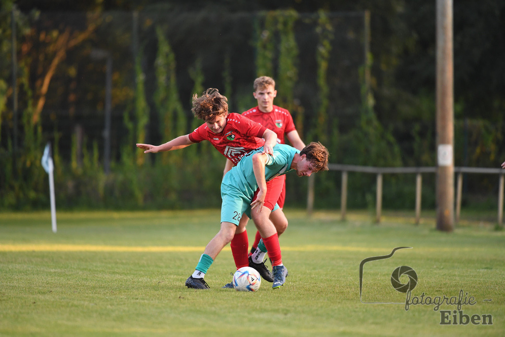 TuS Eversten-SG FriPe | Herren Kreisliga; TuS Eversten (mint)-SG FriPe (rot) am 15.08.2025 in Oldenburg (Sportanlage TuS Eversten), Photo: Philip Eiben 2025 - Realisiert mit Pictrs.com