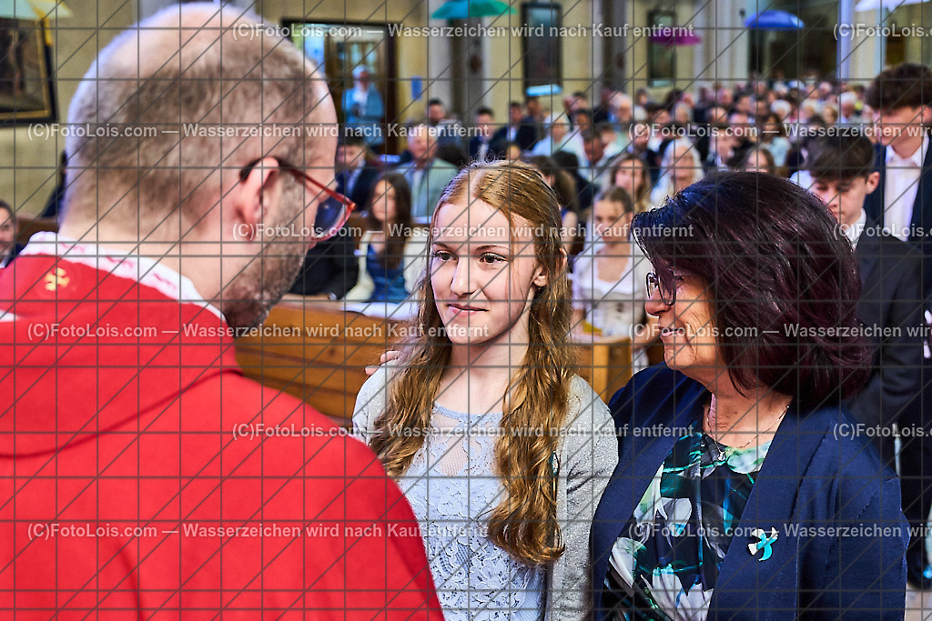 ALP1137_PfarrFirmung Wieselburg_Firmvorgang | (C)FotoLois.com, Alois Spandl, Firmung in der Pfarrkirche Wieselburg mit Generalvikar Dr. Christoph Weiss, Dechant Pfarrer Daniel Kostrzycki und Monignore Franz Dammerer, Sa 15. Juni 2024.