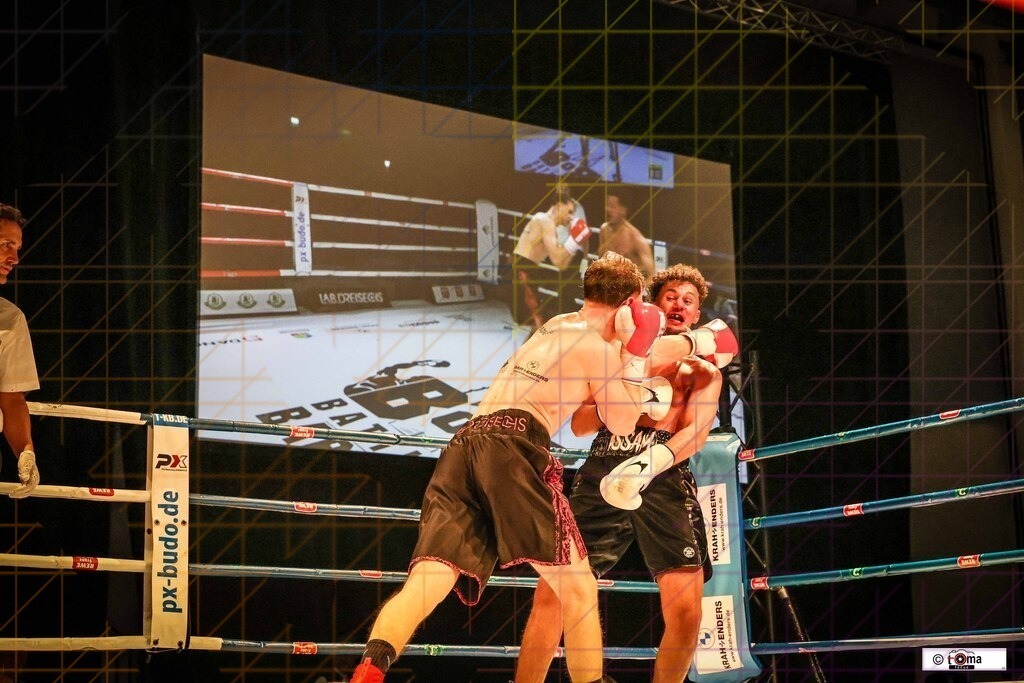 BoB 2026 Arnold vs. Faiz-63 | professionelle Sport- und Eventfotografie von Tomafocus – dynamische Bilder, emotionale Momente und hochwertige Aufnahmen für jeden Anlass. - Realisiert mit Pictrs.com