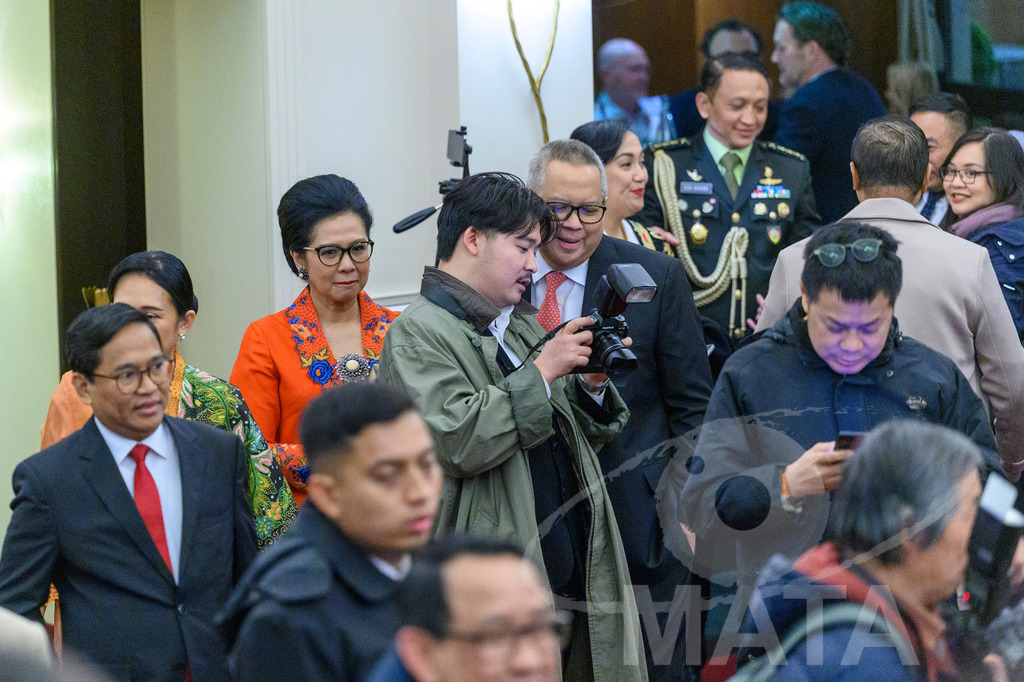 _DWA5562 | Welcoming Jokowi Widodo's arrival by the Indonesian people at Kastens Luisenhof Hotel in the context of the opening of Hannover Messe with Indonesia as Country Partner. Hannover, 15.04.2023 - Realisiert mit Pictrs.com