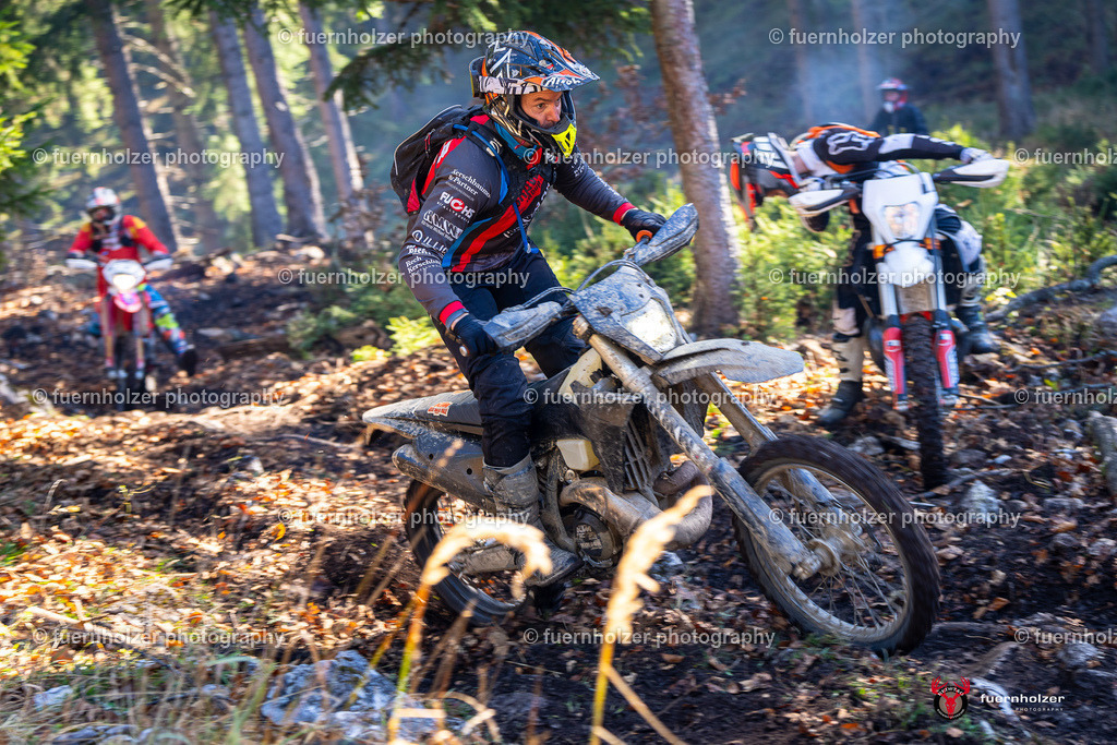 fuernholzer_241026-C2-106 | Fotografische Impressionen von der Red Stag Enduro Extreme by fuernholzer-photography.com. Endurosport in Österreich fotografisch festgehalten von fuernholzer. Auftragsfotografie für Private, Gewerbefotos und Industriefotografie. Eventfotografie, Sportfotografie und Motorsportfotografie. Anbieter von Fotoworkshops, Fototraining, fotografischen Vorträgen und Fotoseminaren.