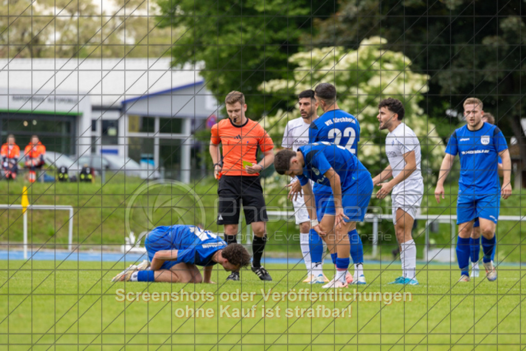 20250529_170325_0105 | #,  VfL Kirchheim (blau) vs. 1.FC Eislingen (weiß), Fußball, Bezirkspokal Finale - Bezirk Neckar/Fils, 2024/2025, Rasenplatz VfL Stadion Kirchheim, Jesinger Straße 105, 73230 Kirchheim, 29.05.2025 - 16:30 Uhr,Foto: PhotoPeet-Sportfotografie/Peter Harich