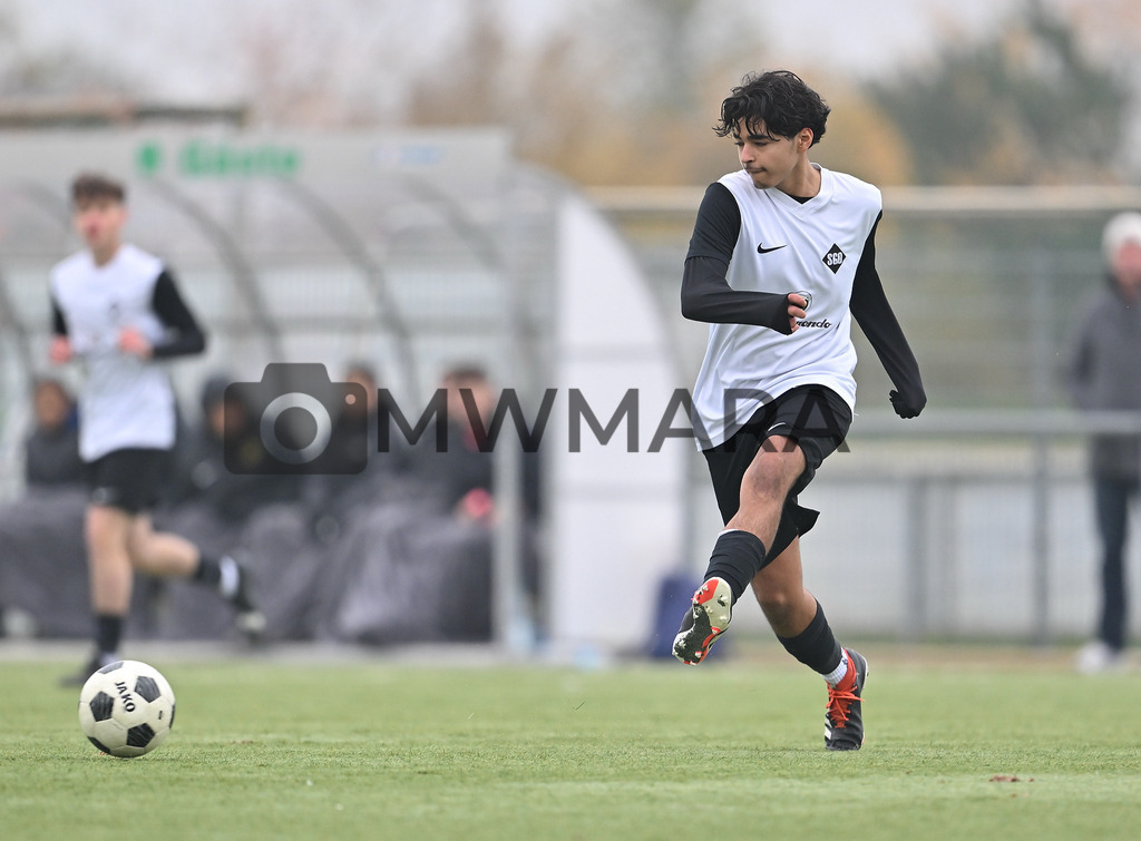 Fussball I Herren I Saison 2025-2026 I Bundesliga I 6. Spieltag I Eintracht Frankfurt - FC Bayern München  | MWMARA - Realisiert mit Pictrs.com