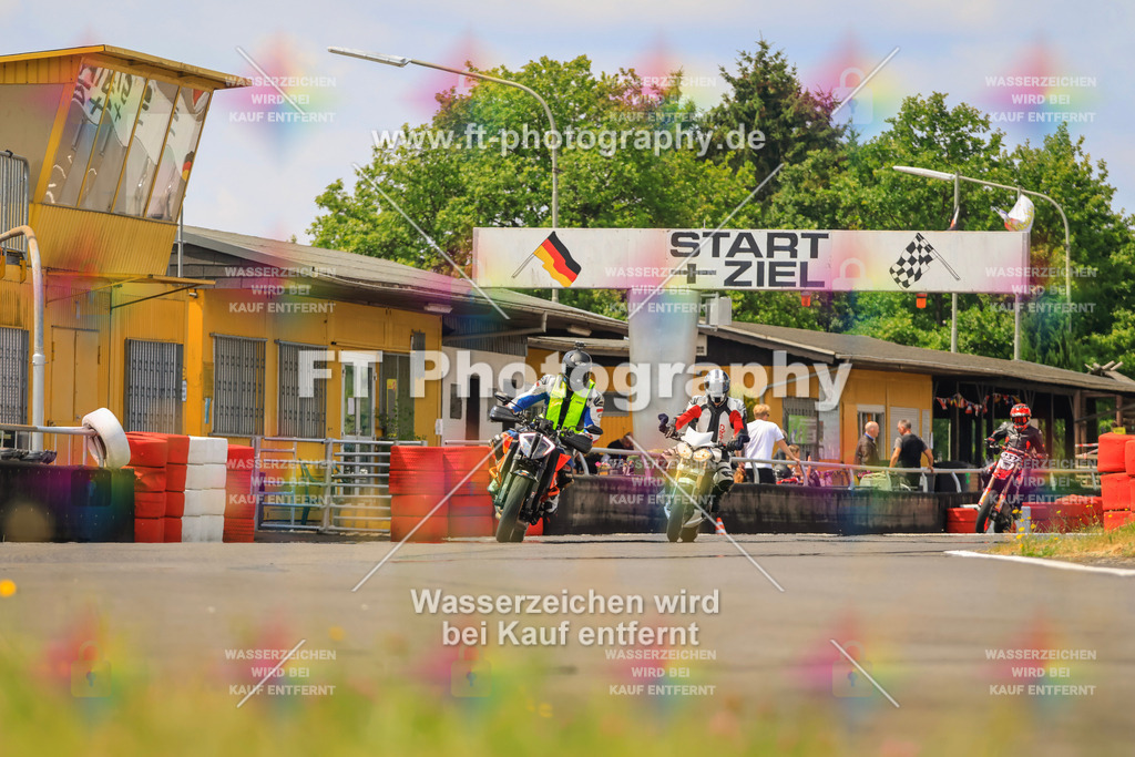 _DSK2409 | Hier findet Ihr Bilder von Touristenfahrten auf der Nürburgring Nordschleife oder von anderen Veranstaltungen die ich besucht habe. Viel Spass beim Durch Schauen 