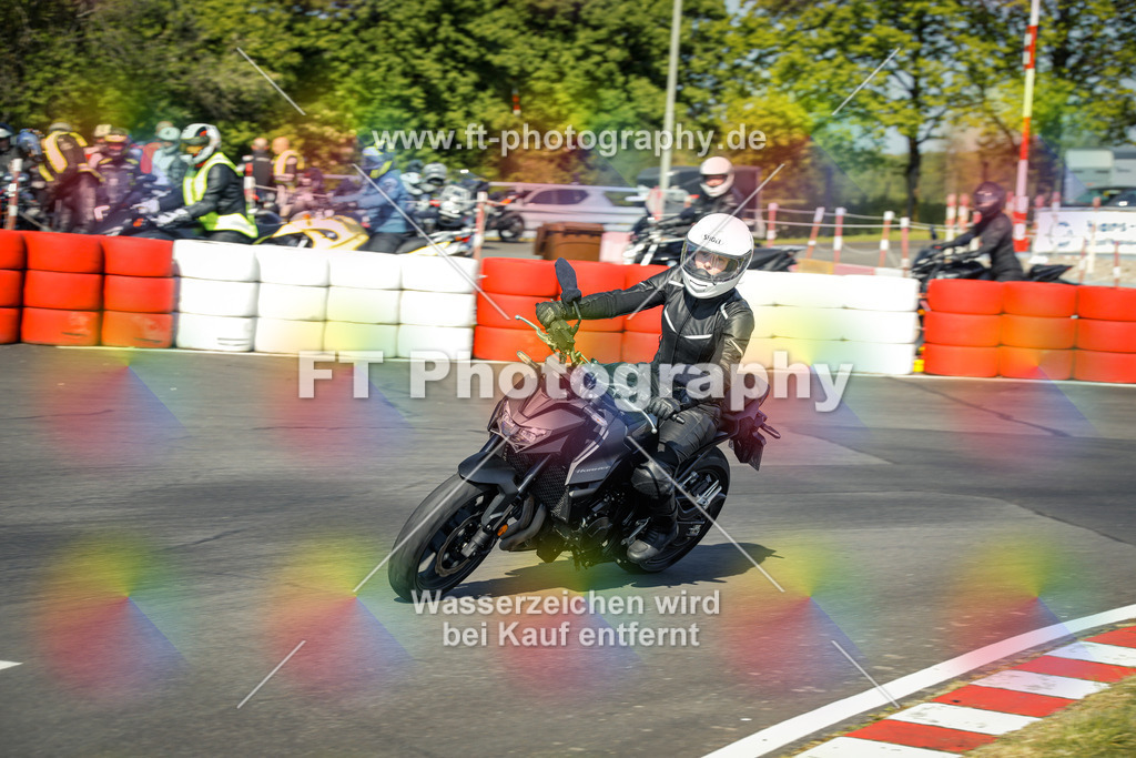 OBK_Mai_Martina_Markus-10302 | Hier findet Ihr Bilder von Touristenfahrten auf der Nürburgring Nordschleife oder von anderen Veranstaltungen die ich besucht habe. Viel Spass beim Durch Schauen 