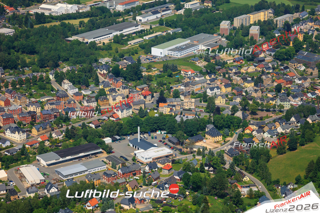 Die Luftaufnahme der Stadt Falkenstein-vogtland wurde vom UL-Flugzeug heraus erstellt ( keine Drohne )- hohe Auflösung für beste Qualität
