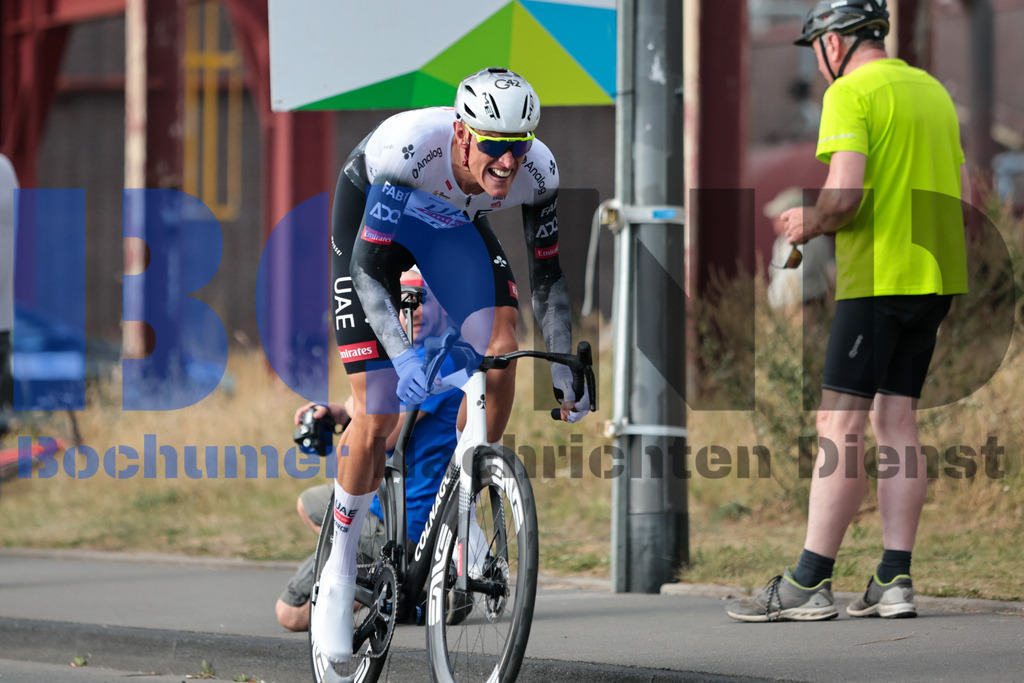 SES_DEUTOU20250820-122 | bond - Realisiert mit Pictrs.com