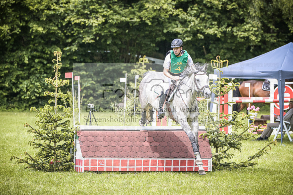 DOS_6427 | Entdecke hochwertige Reitturnierfotos von Foto Oger. Professionell, emotional und authentisch – jetzt Lieblingsmomente im Shop bestellen. - Realisiert mit Pictrs.com