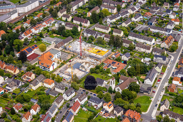 Werl240712243 | Luftbild, Baustelle mit Baukran und Neubau Schulgebäude auf dem Gelände der Petri-Grundschule am Langenwiedenweg, Werl, Nordrhein-Westfalen, Deutschland
