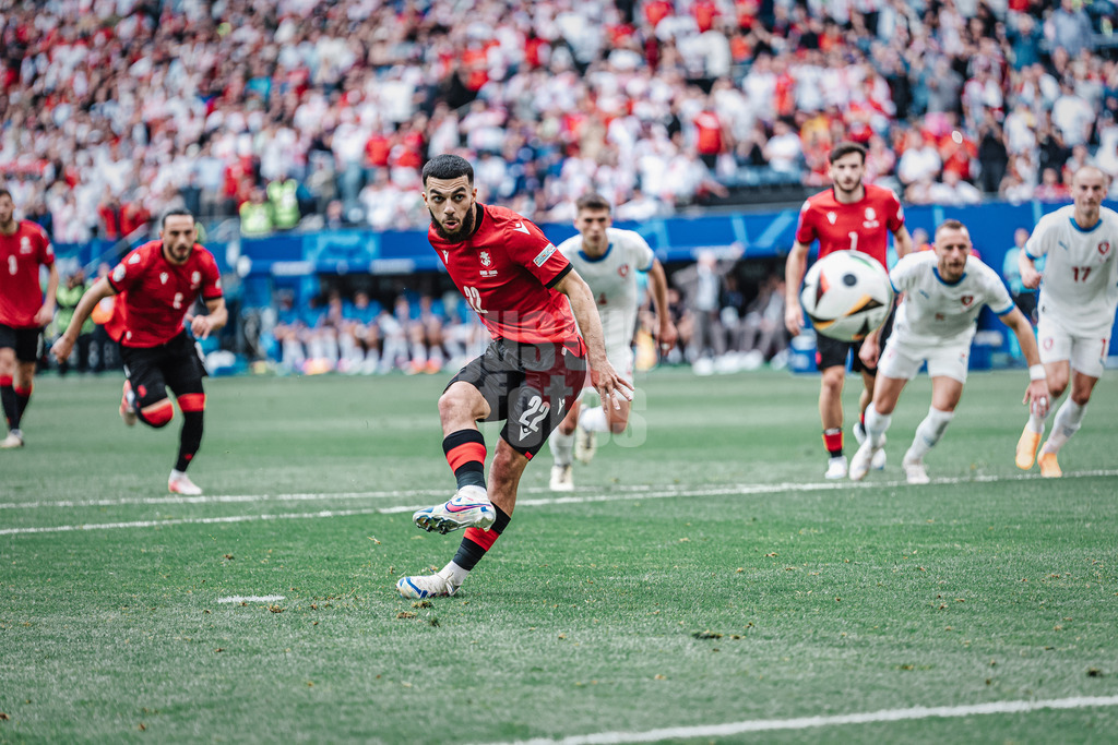 Fußball | Herren | UEFA-Fußball-Europameisterschaft 2024 | Gruppe B | Kroatien vs. Albanien | 19.06.2024 | Georges Mikautadze (#22, Georgien) verwandelt den Elfmeter